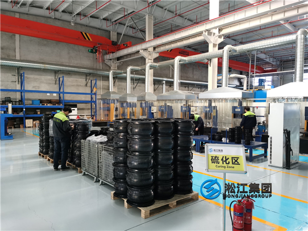 徐州市干粉泡沫联用消防车双球橡胶软接头